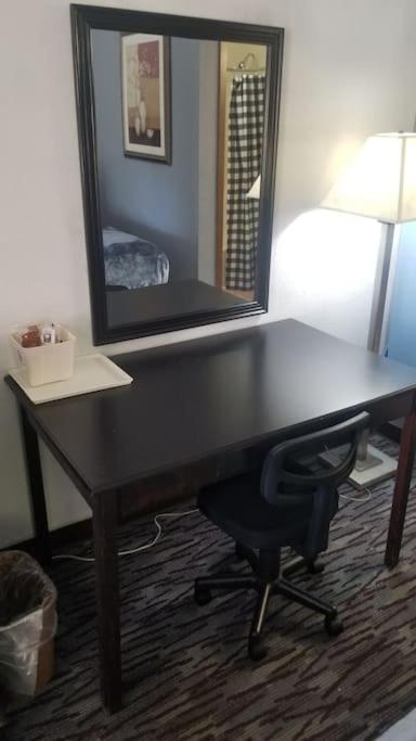 2 Queen Beds 205 Wi-fi Apartment *